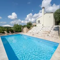 3 Bedroom Amazing Home In Momjan