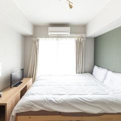 702 道頓堀側のお部屋 中心地へのアクセス抜群 ダブルベッド1台