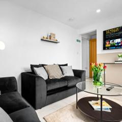 Luxury 2 Bedroom Apartment - Near City Centre - WiFi - Smart TV 3MR