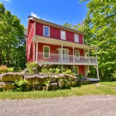 Nature retreat with HOT TUB and lake access & watercraft