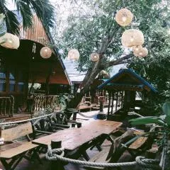 RuenNamyen Resort Amphawa