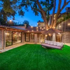 Rustic Cozy house Pupy