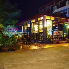 Nantharom Hotel and Restaurant