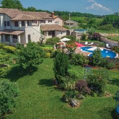 Gorgeous Home In Visnjan With Wifi