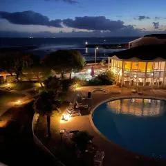 Vue Mer et Piscine, avec Balcon - 1 min de la plage