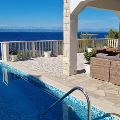 Beachfront Villa Dream with pool