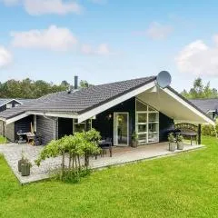 Awesome Home In Hadsund With Sauna