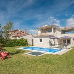 4 Bedroom Lovely Home In Krancici