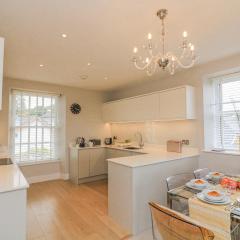 4 The Manor House Hillfield Village