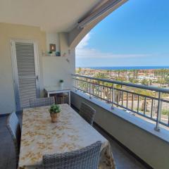 Comfortable apartment with amazing sea views