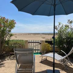 Direct Plage, Piscine et Parking - Confort Moderne pour 4 Pers - FR-1-796-37