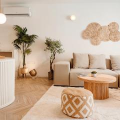 Designer Luxury Apartment, 2 Beds, Prime Location