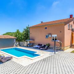 1 Bedroom Awesome Apartment In Pula