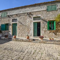 Beautiful Home In Rosolini With Wifi