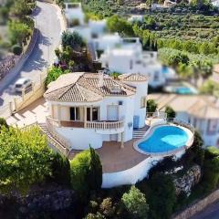 Casa Luna - Three Bedroom Villa with Stunning View