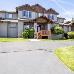 Spacious 4BR Private HOT TUB Eagle Crest Resort on Golf Course