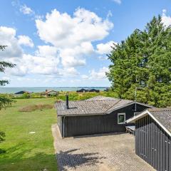 Beautiful Home In Spøttrup With Kitchen