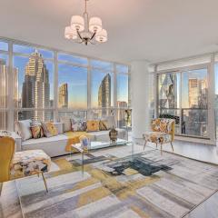 Stunning 2 BD in heart of Toronto with Parking