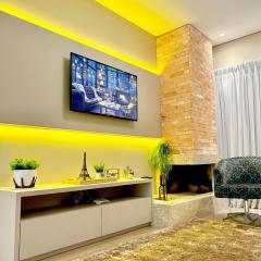 Apto Encantador com Lareira, piscina e jacuzzi