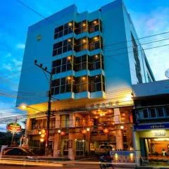Lake Inn Hotel