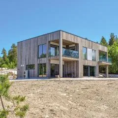 Cozy Home In Treungen With Wifi