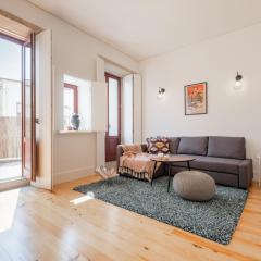 Host Wise - Sunny Downtown Apartment