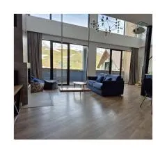 Gudauri Summer Apartment - Fireplace, Netflix on 100" Projector Screen, Full kitchen