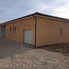 La villa des Mûriers très spacieuse de 1 à 8 voyageurs avec lit bb dans un environnement calme dans les coteaux