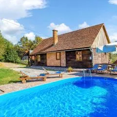 Three-Bedroom Holiday Home In Ribnik