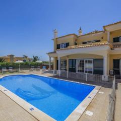 Villa Carvalho by Villa Plus