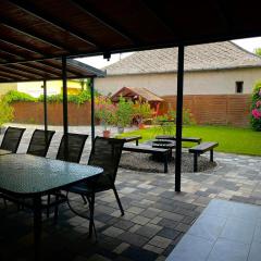 Tahiti Garden Apartman