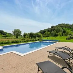 Awesome Home In Donja Pacetina