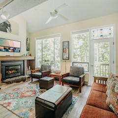 82SW - Fireplace - WithD - Kitchen - Sleeps 4 condo