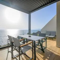 Mani Suites
