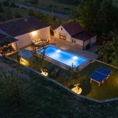 Family Little Paradise