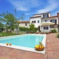 Ferienhaus im Dorf Kujići