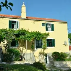 Insel Cres, Stivan, liebevoll restauriertes Dorfhaus über der Adriabucht Merascica