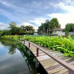 Ruen Maihom Riverside Cottage