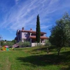 Ferienwohnung in Rakalj mit Grill und Garten