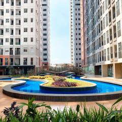 Modern Look and Homey Studio Apartment at Transpark Juanda Bekasi Timur By Travelio