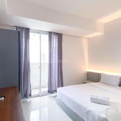 Cozy Living and Warm Studio Apartment at West Vista By Travelio