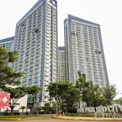 Homey and Comfy 1BR at Casa de Parco Apartment By Travelio