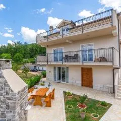 Amazing Home In Vrlika With Wifi
