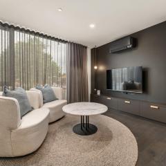 Cosy Braddon Studio with BBQ Area