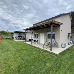 Κ & Μ House by the sea