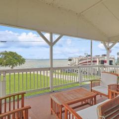 Tranquil Lakeside Escape 2 Bedrooms Patio Views