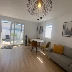 Ferienhaus nah Ijsselmeer mit schönem sonnigem Garten
