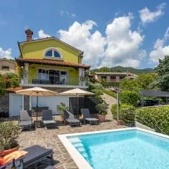 4 Bedroom Beautiful Home In Opatija
