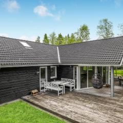 4 Bedroom Cozy Home In Hals