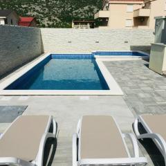Ferienwohnung mit Pool für 5 Personen nur 200 Meter vom Meer entfernt